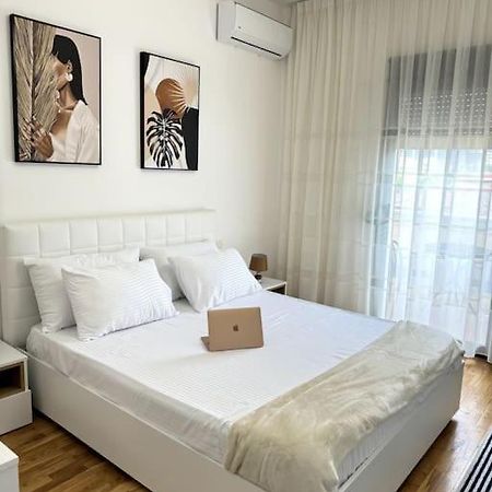 Sol Apartments - 2 Bedrooms Shkodër エクステリア 写真