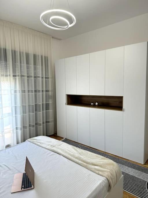Sol Apartments - 2 Bedrooms Shkodër エクステリア 写真