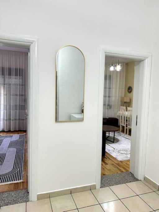 Sol Apartments - 2 Bedrooms Shkodër エクステリア 写真