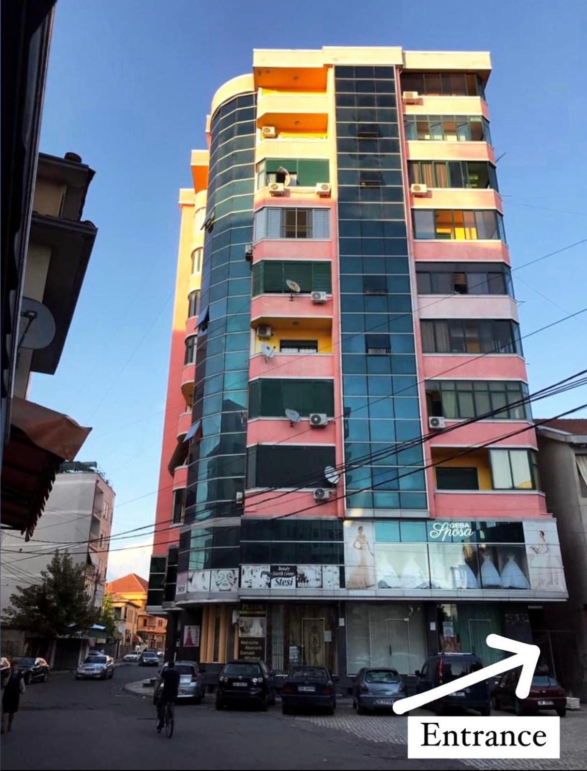Sol Apartments - 2 Bedrooms Shkodër エクステリア 写真