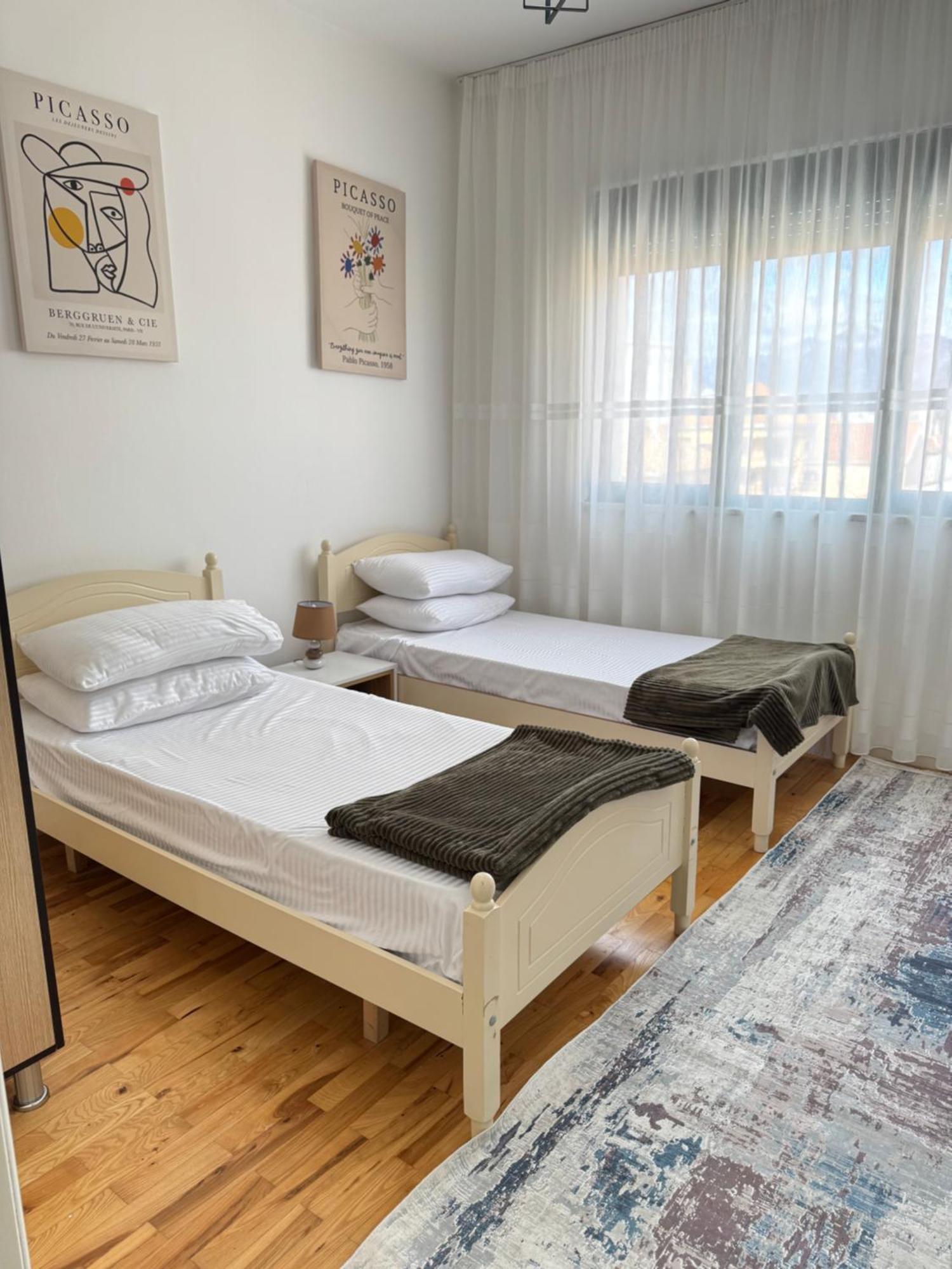 Sol Apartments - 2 Bedrooms Shkodër エクステリア 写真